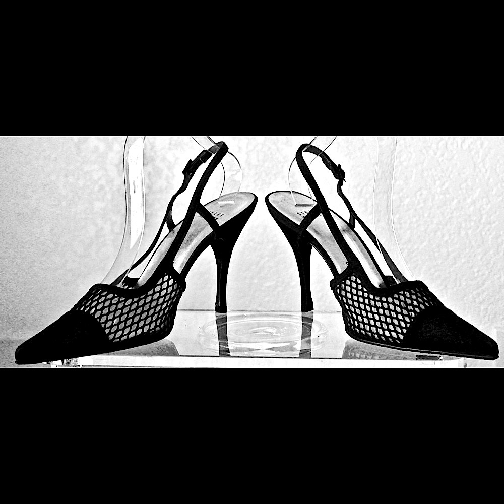 STUART WEITZMAN SHOE SIZE 9M BLACK FISH NET SLING BACK VINTAGE Y2K NEW - Picture 1 of 7